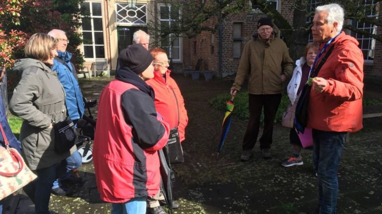 Van politiewoordvoerder tot stadsgids: Anton leidt bezoekers rond in Zutphen