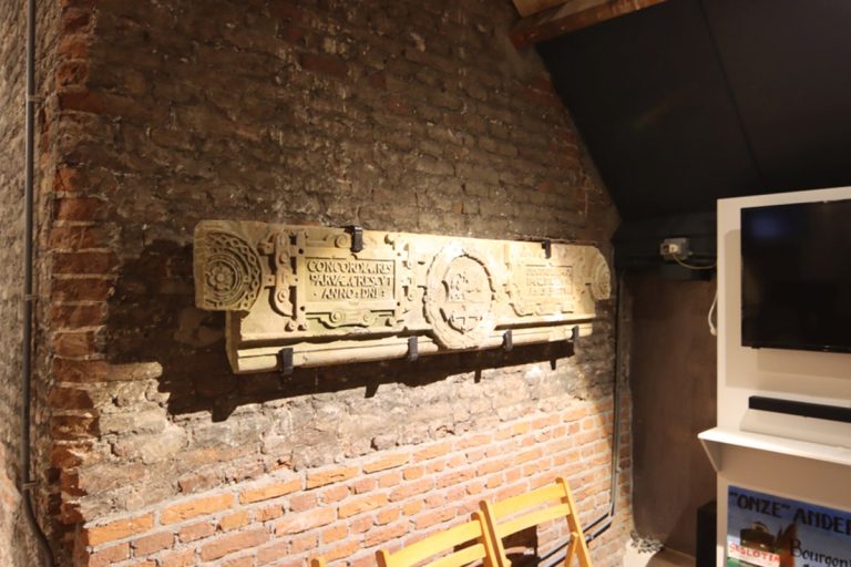 Fries uit 1593 terug in Wijnhuis